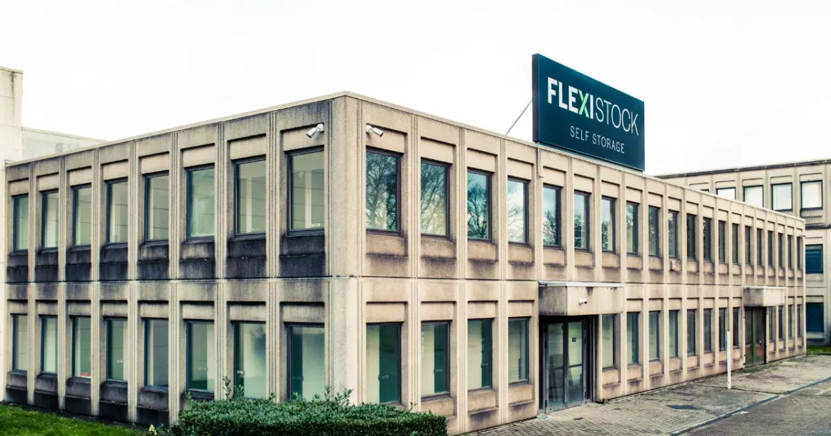 Long-term self storage